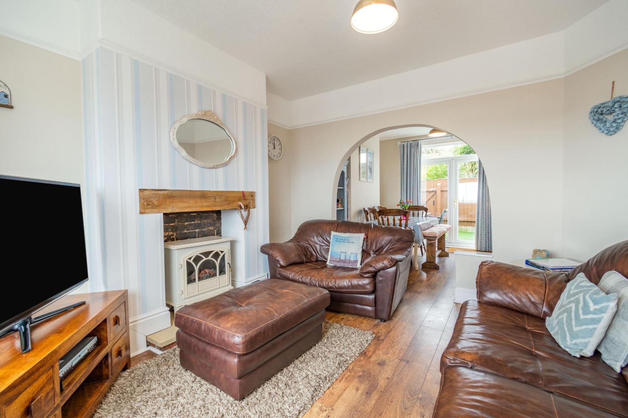 הוילה הורנסי Sea View House מראה חיצוני תמונה
